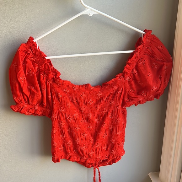 Red Flower Drawstring Crop Top - Picture 2 of 5